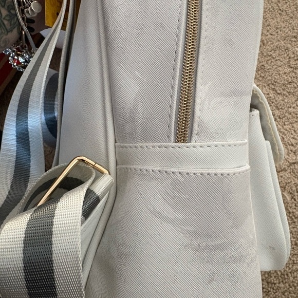 Disney White Backpack with Mickey and Parrot Design main image 4